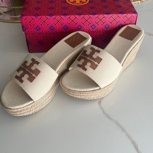 Tory Burch
Wedged Logo Sandal